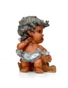 FIGURA DE NIÑO CON PELUCHE 2