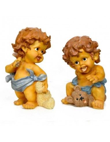 FIGURA DE NIÑOS CON PELUCHES