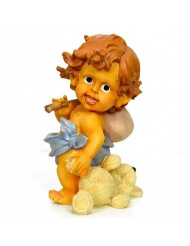 FIGURA DE NIÑOS CON PELUCHES