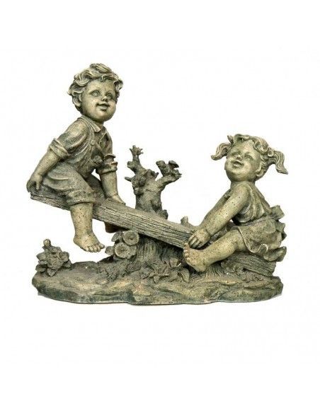 FIGURA DE NIÑOS COLUMPIANDOSE