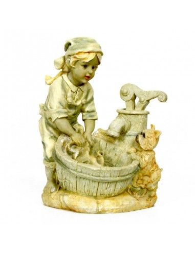 FUENTE DE FIGURA DE NIÑA