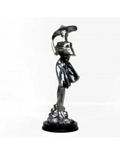 FIGURA MUJER CON SOMBRERO 31x11 2