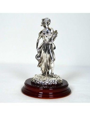 FIGURA DE MUJER DE ESTACION