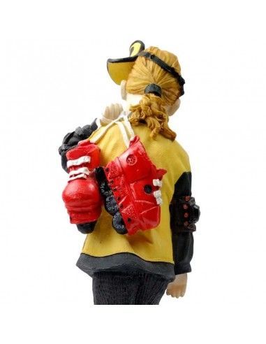 FIGURA DE NIÑO CON PATINES 41X15