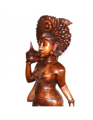 FIGURA DE MUJER EN MADERA DE TECA
