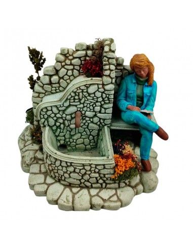 FUENTE DE AGUA MUJER LEYENDO 25x31