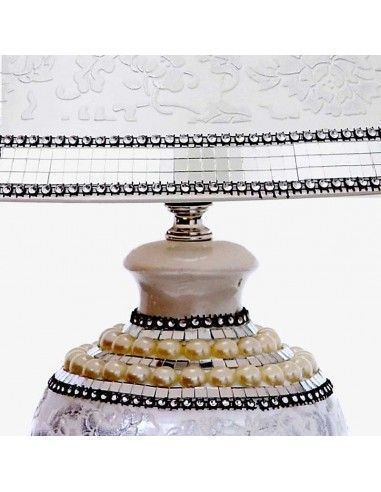 LAMPARA DE SOBREMESA DE CERAMICA CON PERLAS Y DIBUJO DE FLORES