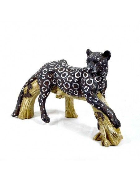 FIGURA PANTERA NEGRA EN TRONCO