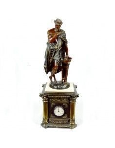RELOJ DE SOBREMESA CON FIGURA GRIEGA 2