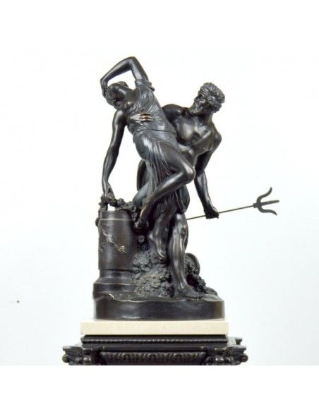 RELOJ DE SOBREMESA CON FIGURA GRIEGA