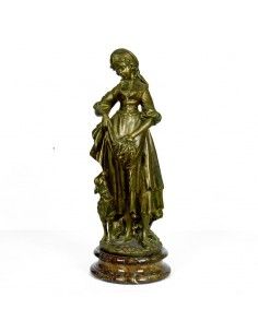 FIGURA DE PASTORA CON CORDERO