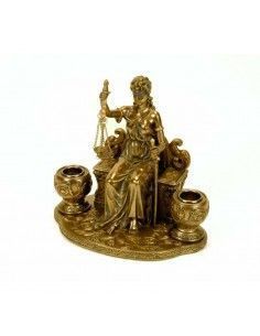 FIGURA DIOSA DE LA JUSTICIA SENTADA