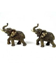 ELEFANTE CON COLMILLOS