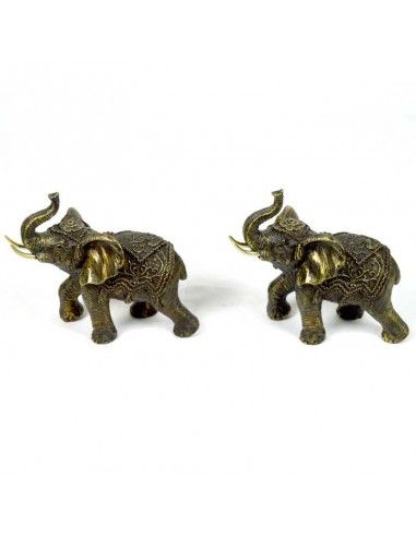 ELEFANTE CON COLMILLOS