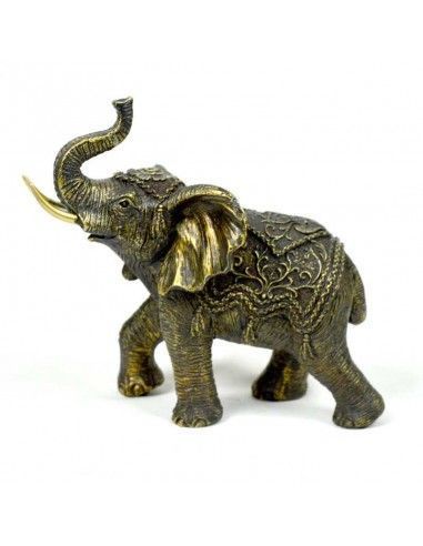 ELEFANTE CON COLMILLOS