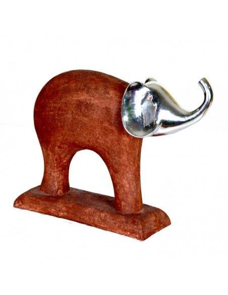 ELEFANTE ROJIZO