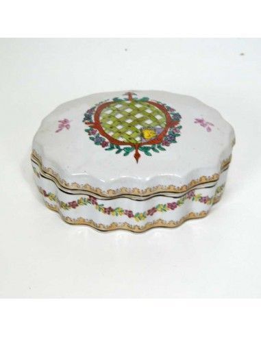 CAJA OVALADA DE PORCELANA ANTIGUO
