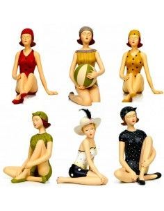FIGURAS DE MUJER POSANDO